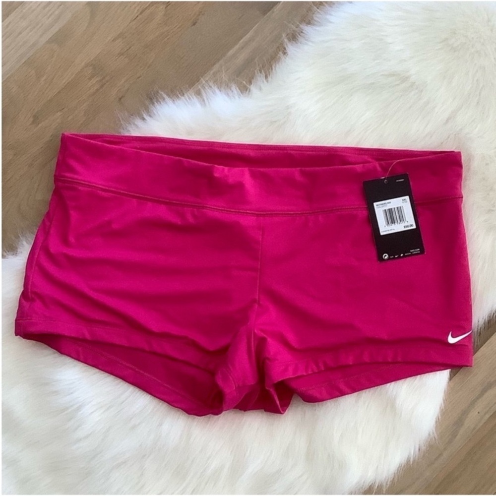 NWT Nike bright pink shorts❤️❤️❤️❤️